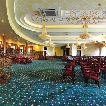 斯塔拉扎戈拉百乐酒店 旧扎戈拉 外观 照片 The interior of the main hall