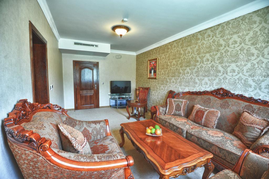斯塔拉扎戈拉百乐酒店 旧扎戈拉 外观 照片 A living room in a typical apartment