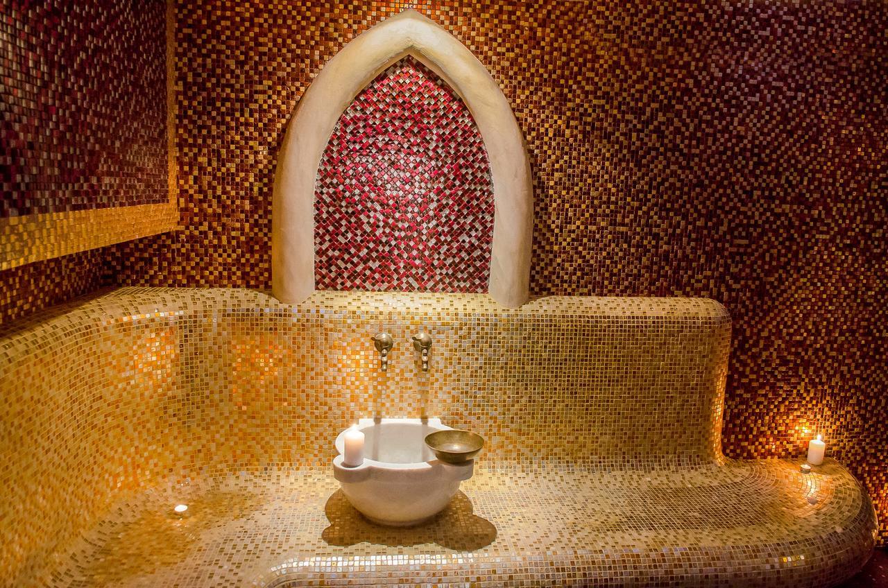 斯塔拉扎戈拉百乐酒店 旧扎戈拉 外观 照片 A hammam in the Emirates Palace Hotel, Abu Dhabi, United Arab Emirates
