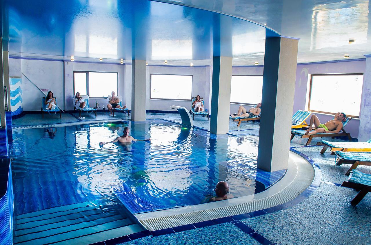 斯塔拉扎戈拉百乐酒店 旧扎戈拉 外观 照片 The swimming pool at the hotel